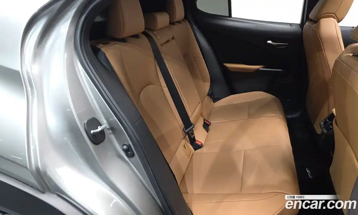 Lexus UX 2024 2.0 Автомат в Москве № 168011, фото 16