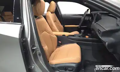 Lexus UX 2024 2.0 Автомат в Москве № 168011, миниатюра 4