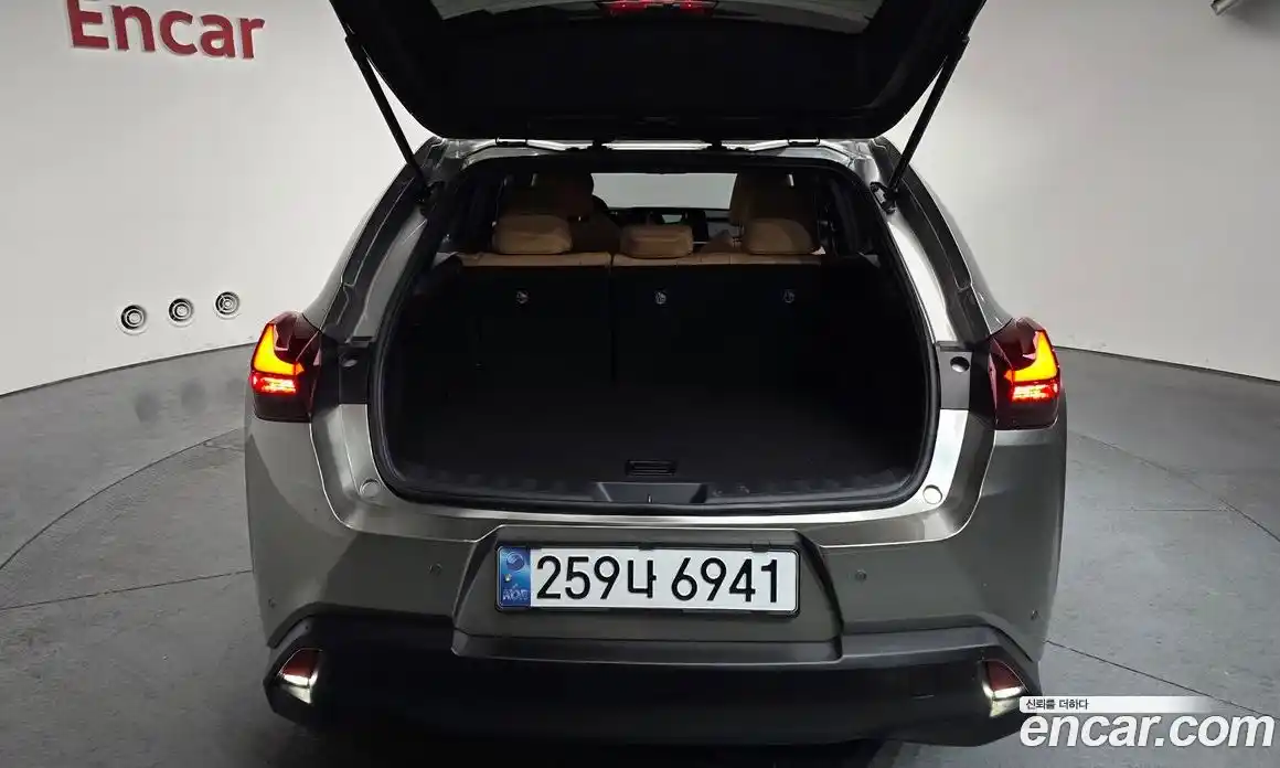 Lexus UX 2024 2.0 Автомат в Москве № 168011, фото 7