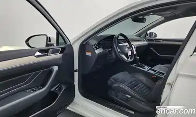 Volkswagen Passat 2021 2.0 Автомат в Москве № 168589, миниатюра 10