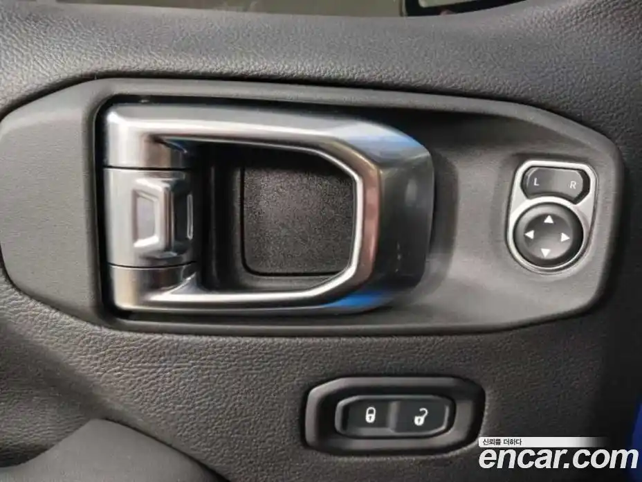 Jeep Wrangler 2025 2.0 Автомат в Москве № 169928, фото 9