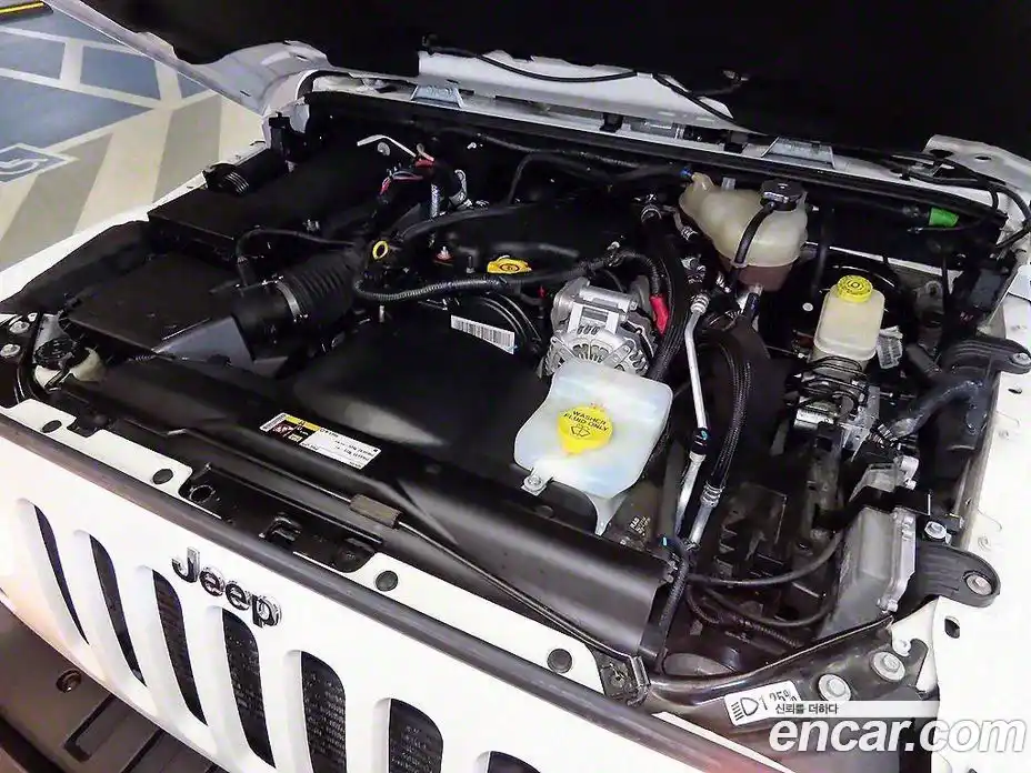 Jeep Wrangler 2014 2.8 Автомат в Москве № 170040, фото 19