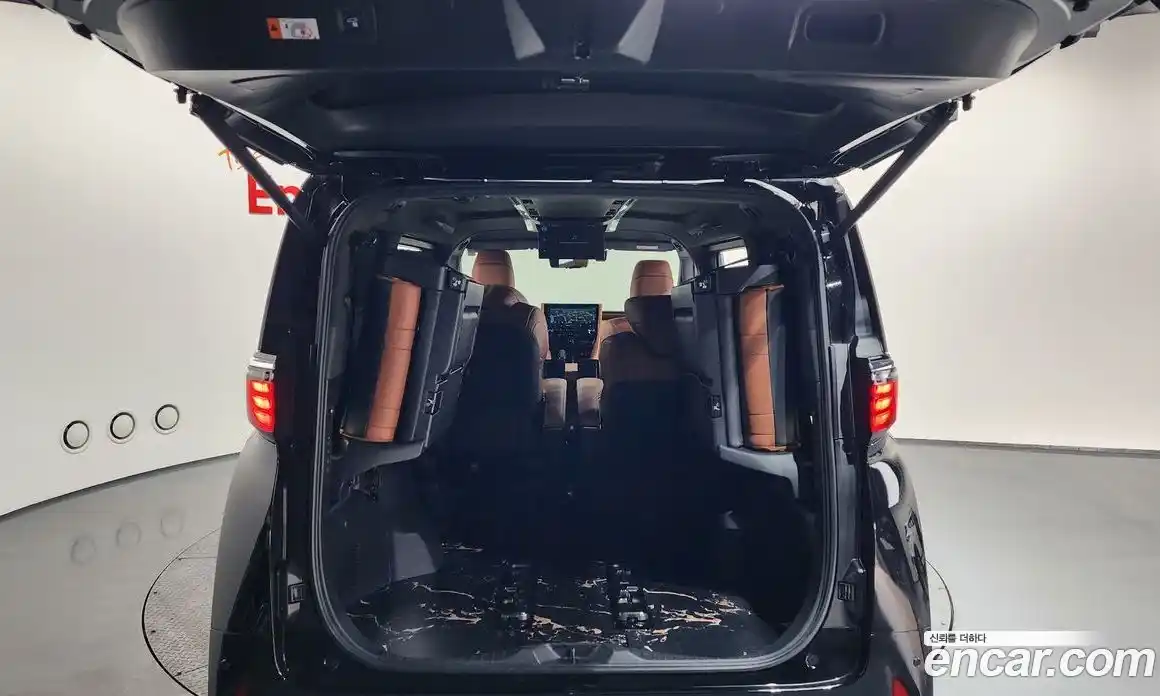 Toyota Alphard 2024 2.5 Автомат в Москве № 170272, фото 20