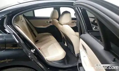 BMW 3-Series 2023 2.0 Автомат в Москве № 187919, миниатюра 4