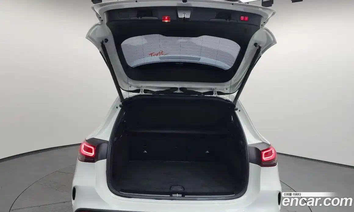 Mercedes-Benz GLA-Class 2020 2.0 Автомат в Москве № 194478, фото 20