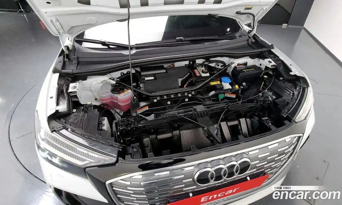 Audi Q4 e-tron 2023 0.2 Автомат в Москве № 196038, фото 9