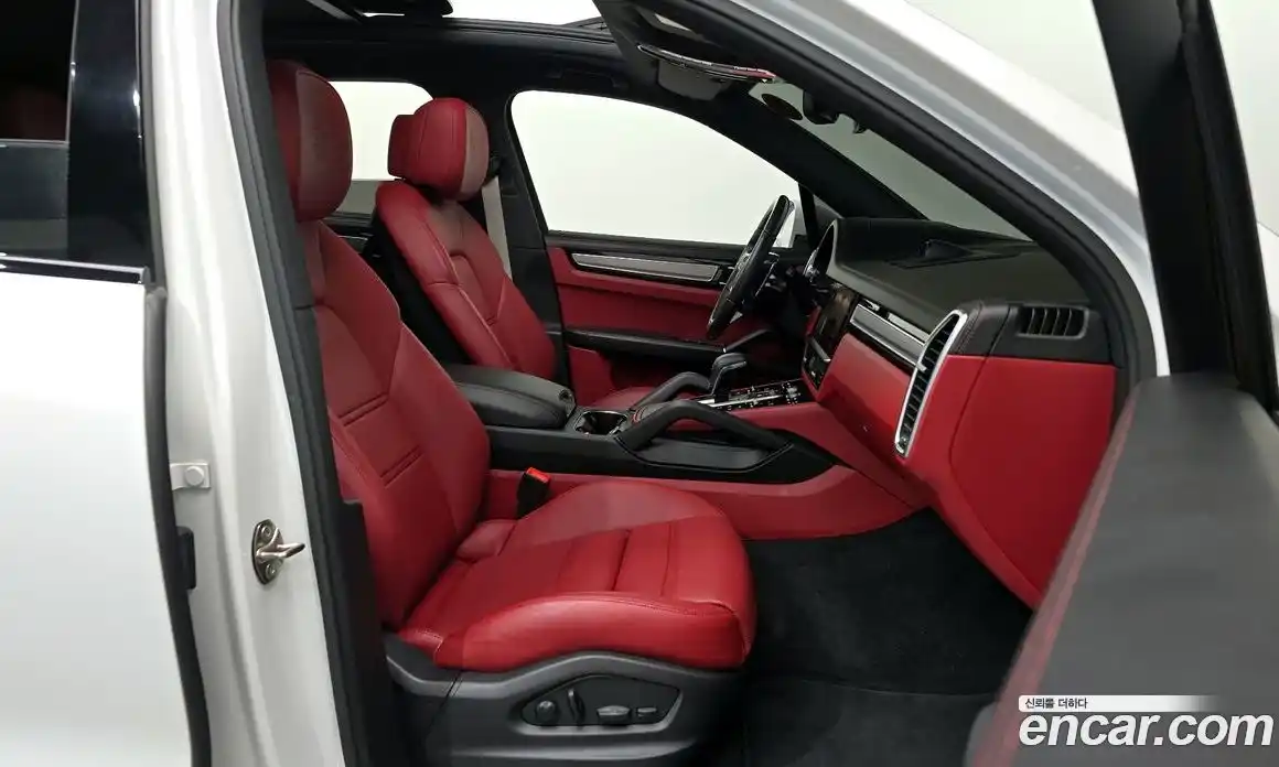 Porsche Cayenne 2023 3.0 Автомат в Москве № 197405, фото 10