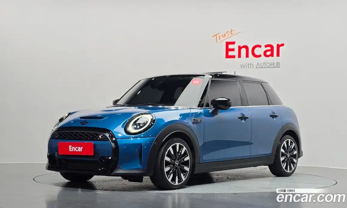 Mini Cooper 2023 2.0 Автомат в Москве № 197581, фото 18