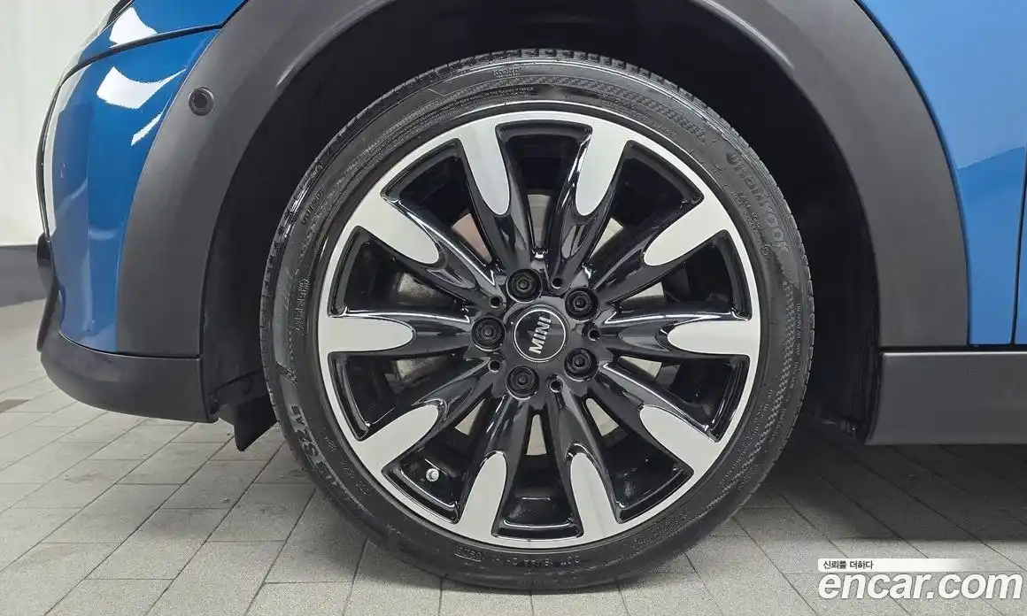 Mini Cooper 2023 2.0 Автомат в Москве № 197581, фото 19