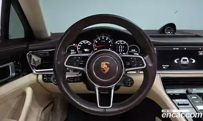 Porsche Panamera 2018 3.0 Автомат в Москве № 197648, миниатюра 3