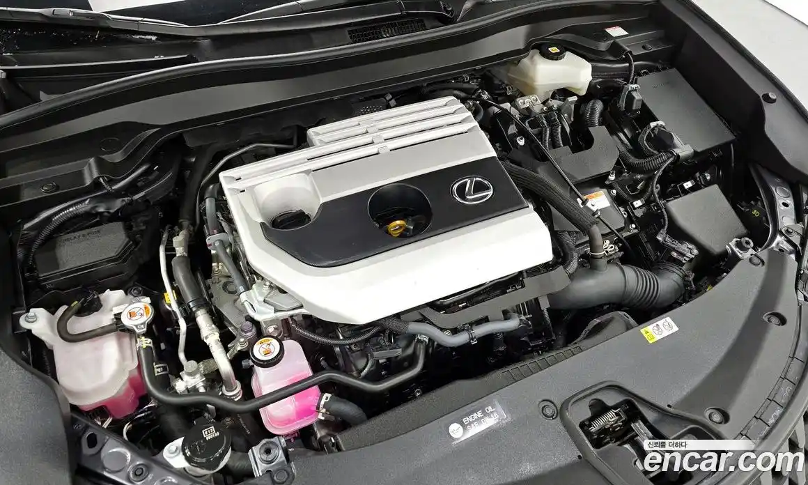 Lexus UX 2024 2.0 Автомат в Москве № 198827, фото 12