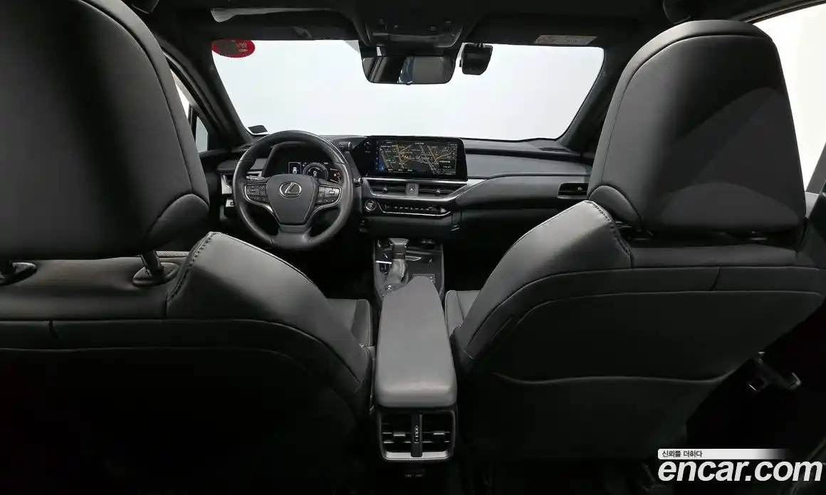 Lexus UX 2024 2.0 Автомат в Москве № 198827, фото 13