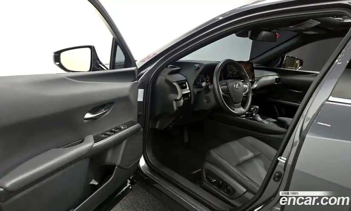 Lexus UX 2024 2.0 Автомат в Москве № 198827, фото 4