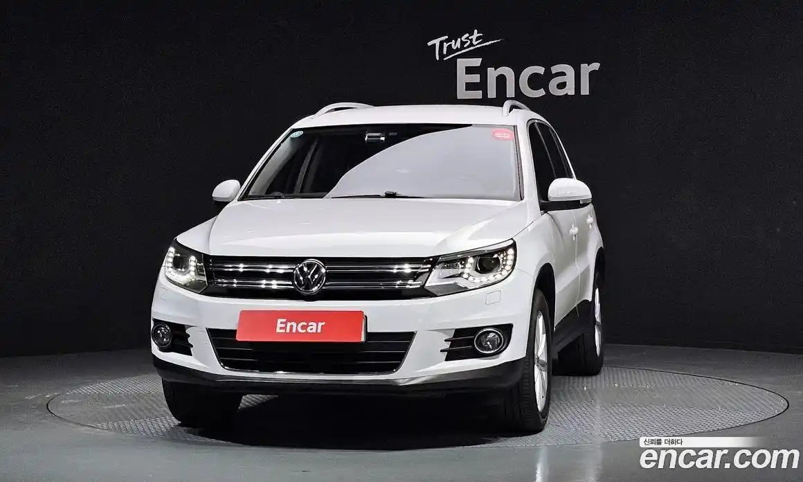 Volkswagen Tiguan 2013 2.0 Автомат в Москве № 215295, фото 15