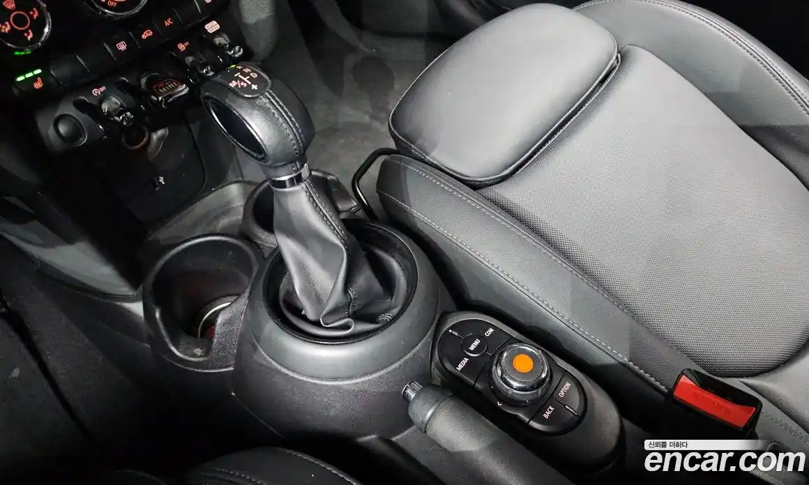 Mini Cooper 2019 1.5 Автомат в Москве № 221506, фото 20