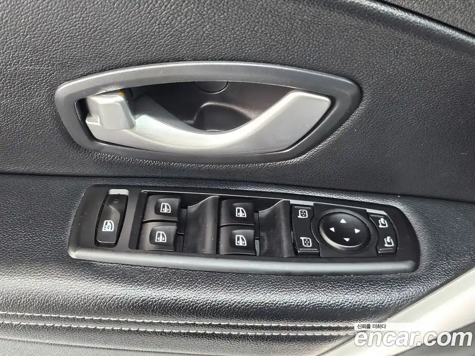 Renault SM3 2011 1.6 Автомат в Москве № 227384, фото 15