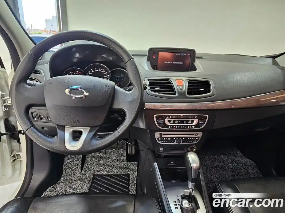 Renault SM3 2011 1.6 Автомат в Москве № 227384, фото 18