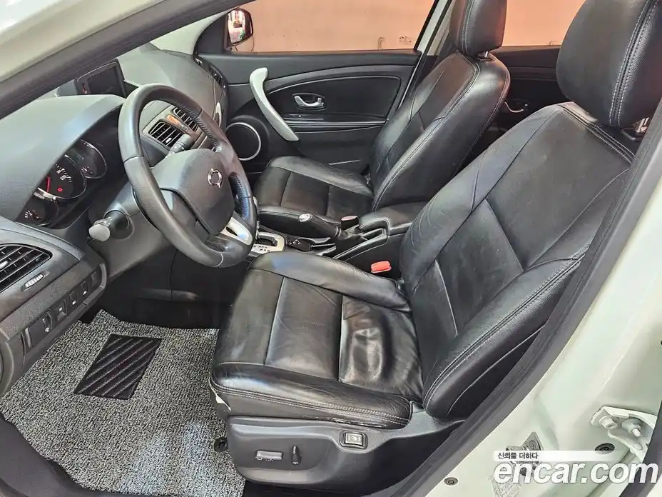 Renault SM3 2011 1.6 Автомат в Москве № 227384, фото 19