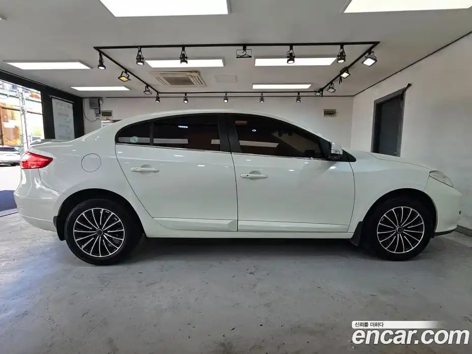 Renault SM3 2011 1.6 Автомат в Москве № 227384, фото 3