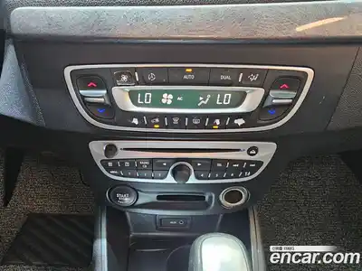 Renault SM3 2011 1.6 Автомат в Москве № 227384, миниатюра 10