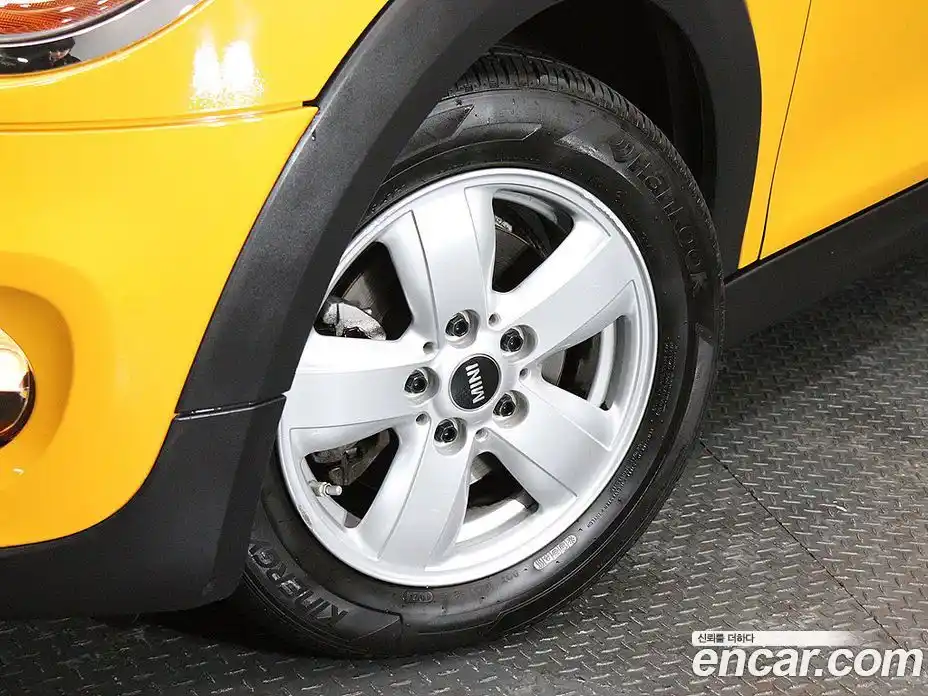 Mini Cooper 2017 1.5 Автомат в Москве № 228822, фото 18