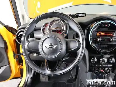 Mini Cooper 2017 1.5 Автомат в Москве № 228822, миниатюра 7