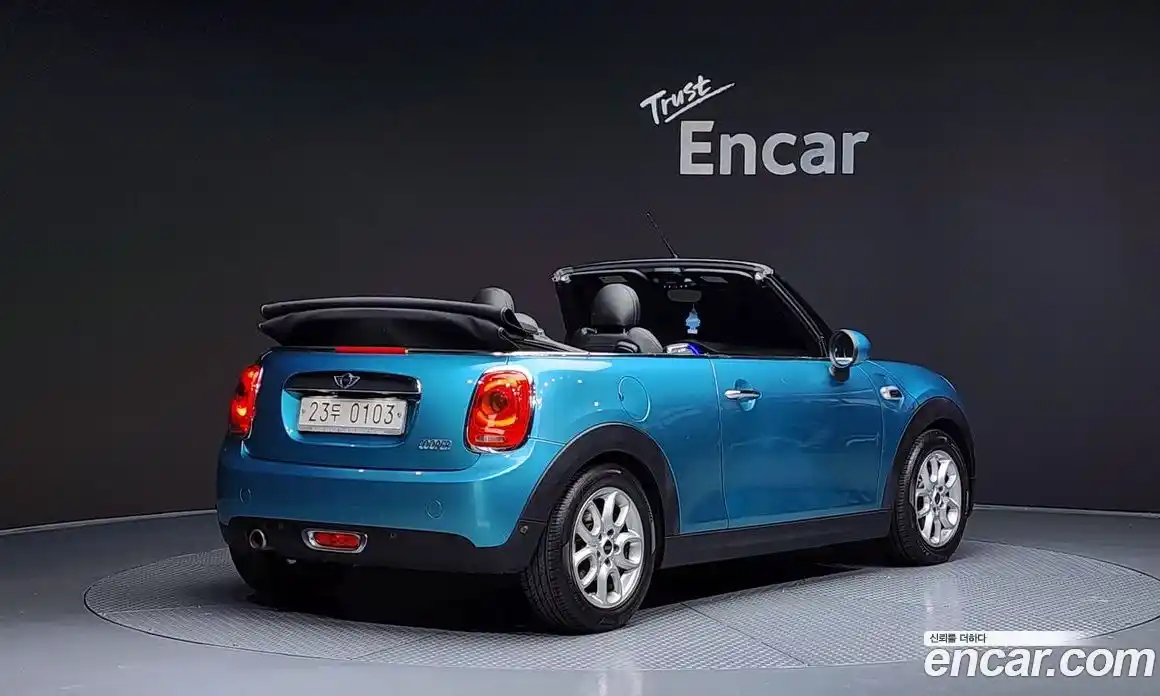 Mini Cooper Convertible 2016 1.5 Автомат в Москве № 231480, фото 8