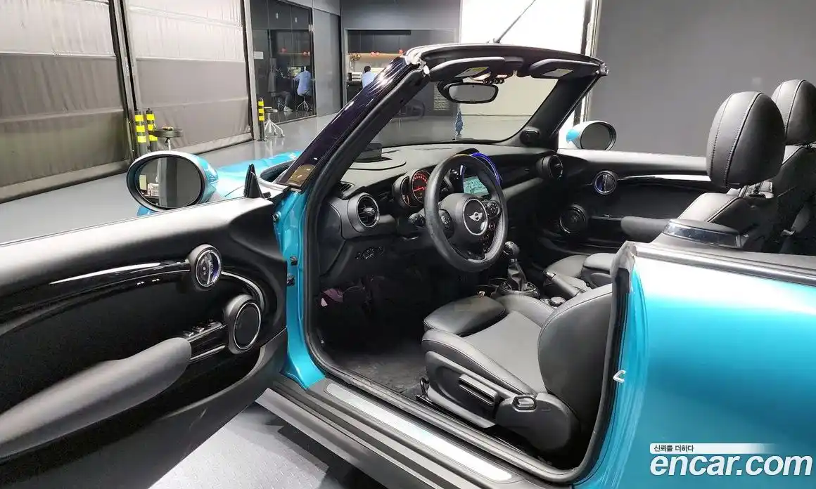 Mini Cooper Convertible 2016 1.5 Автомат в Москве № 231480, фото 10