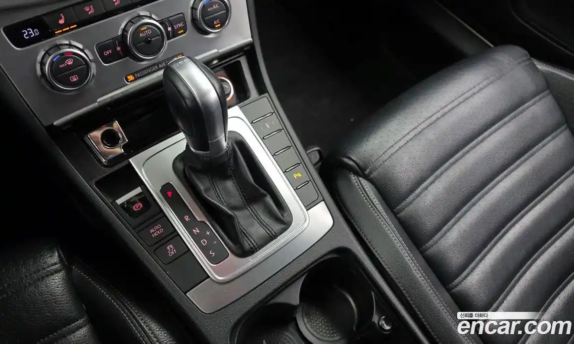 Volkswagen CC 2015 2.0 Автомат в Москве № 232248, фото 13