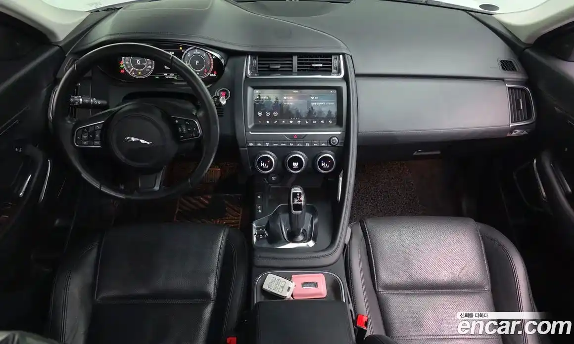 Jaguar E-Pace 2019 2.0 Автомат в Москве № 240336, фото 15