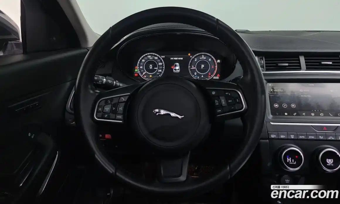 Jaguar E-Pace 2019 2.0 Автомат в Москве № 240336, фото 18