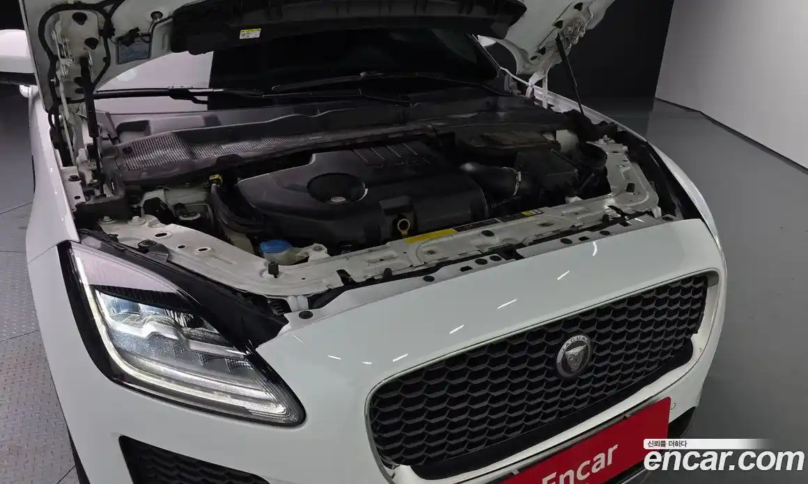 Jaguar E-Pace 2019 2.0 Автомат в Москве № 240336, фото 19