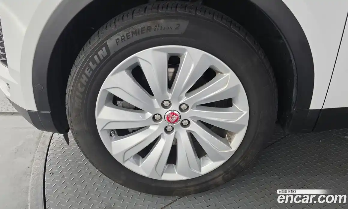 Jaguar E-Pace 2019 2.0 Автомат в Москве № 240336, фото 20