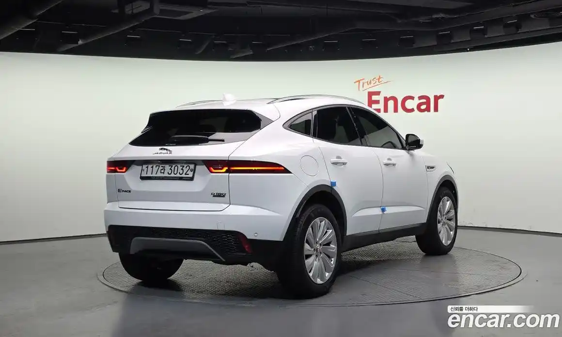 Jaguar E-Pace 2019 2.0 Автомат в Москве № 240336, фото 6