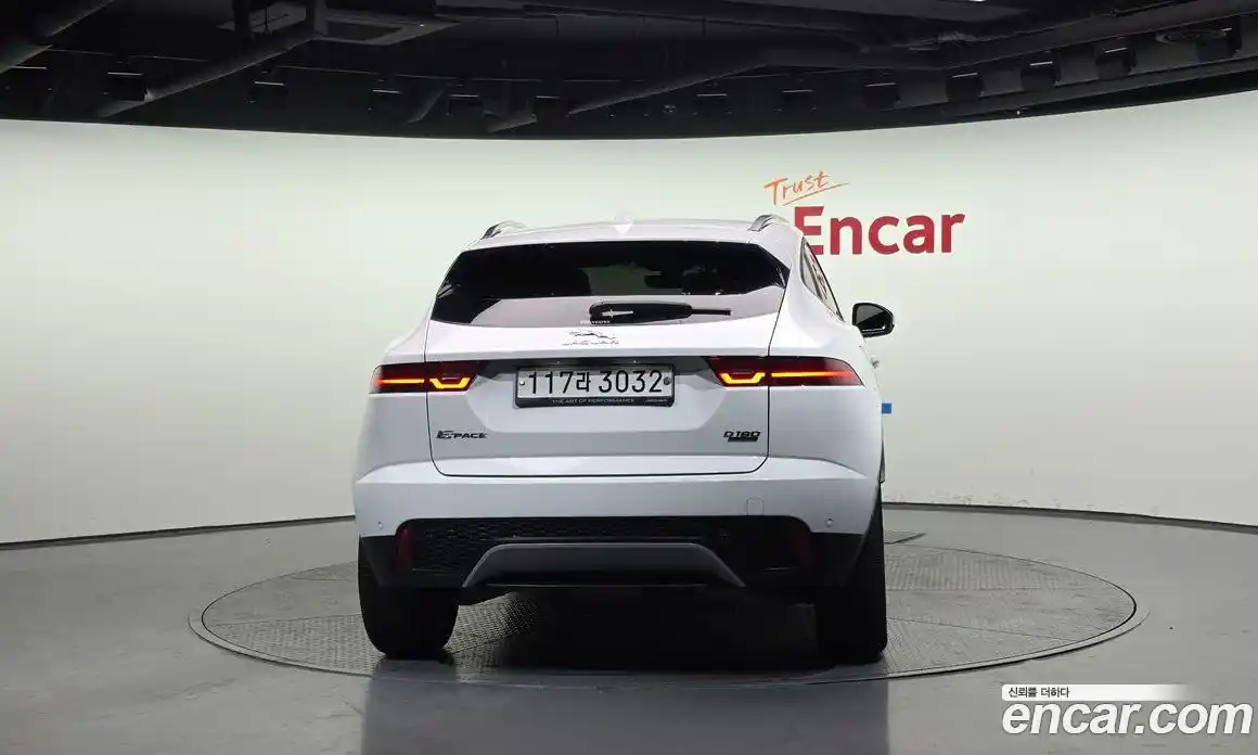 Jaguar E-Pace 2019 2.0 Автомат в Москве № 240336, фото 8