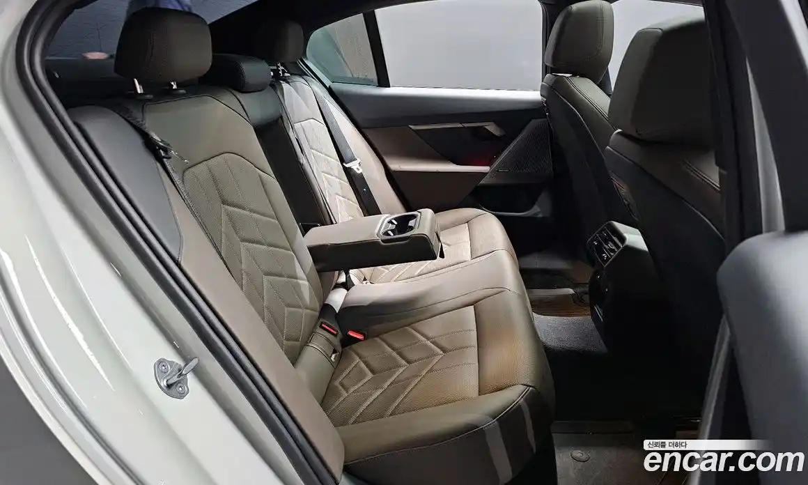 BMW 5-Series 2024 2.0 Автомат в Москве № 245926, фото 14