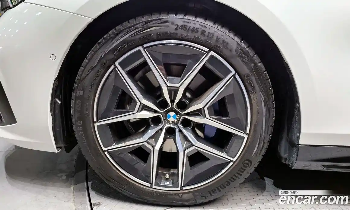 BMW 5-Series 2024 2.0 Автомат в Москве № 245926, фото 4