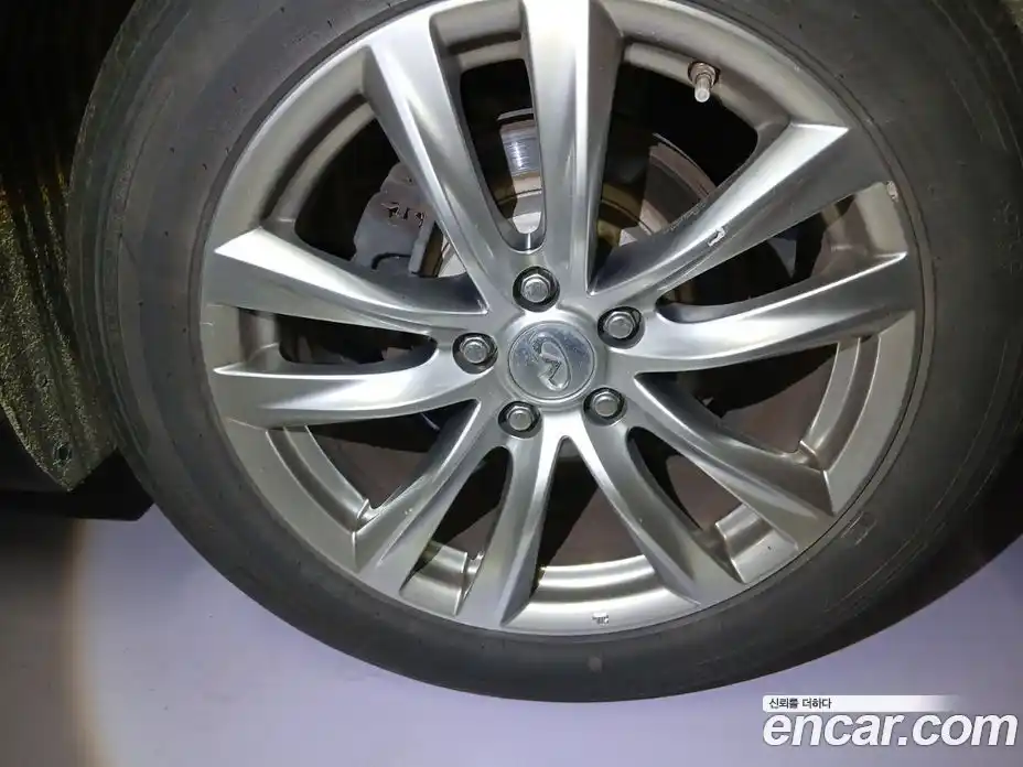 Infiniti Q70 2015 3.0 Автомат в Москве № 256214, фото 13