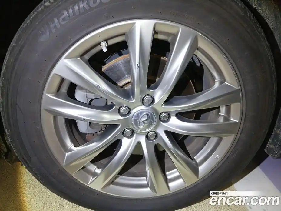 Infiniti Q70 2015 3.0 Автомат в Москве № 256214, фото 14