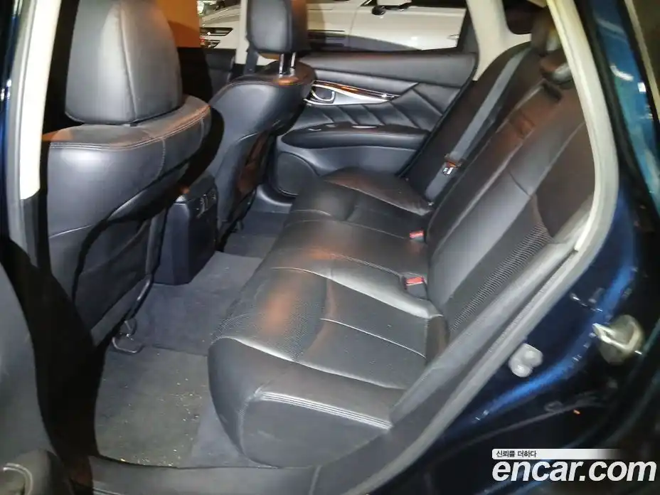 Infiniti Q70 2015 3.0 Автомат в Москве № 256214, фото 16