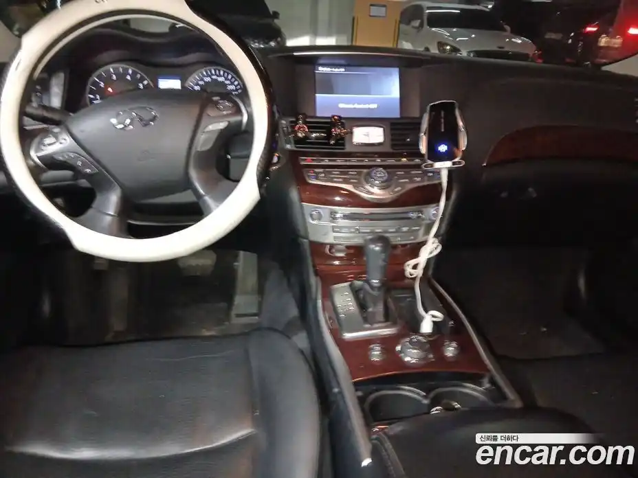 Infiniti Q70 2015 3.0 Автомат в Москве № 256214, фото 19