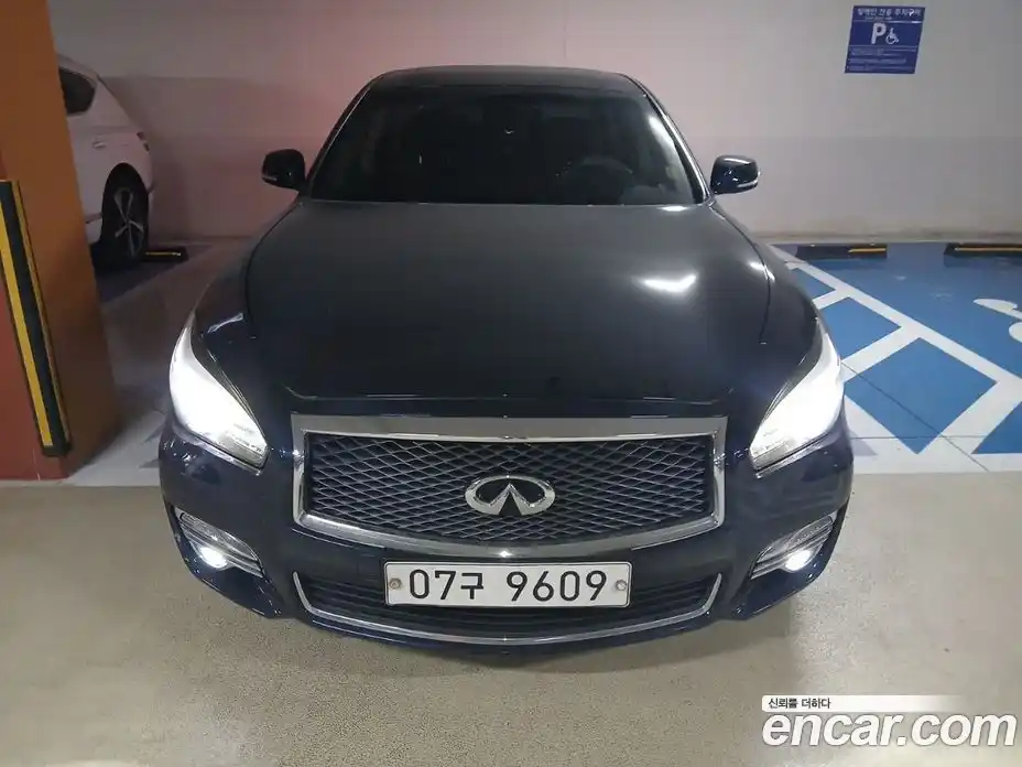 Infiniti Q70 2015 3.0 Автомат в Москве № 256214, фото 6