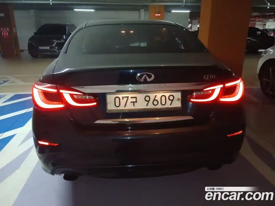 Infiniti Q70 2015 3.0 Автомат в Москве № 256214, фото 9