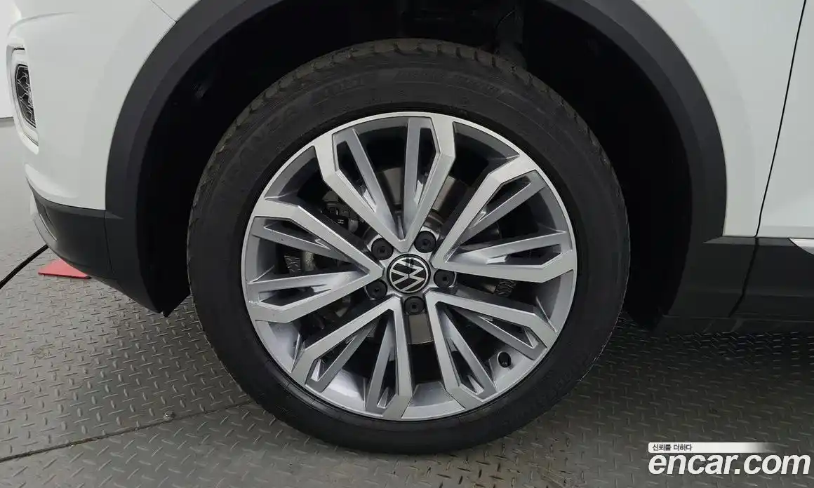 Volkswagen T-Roc 2021 2.0 Автомат в Москве № 276328, фото 20