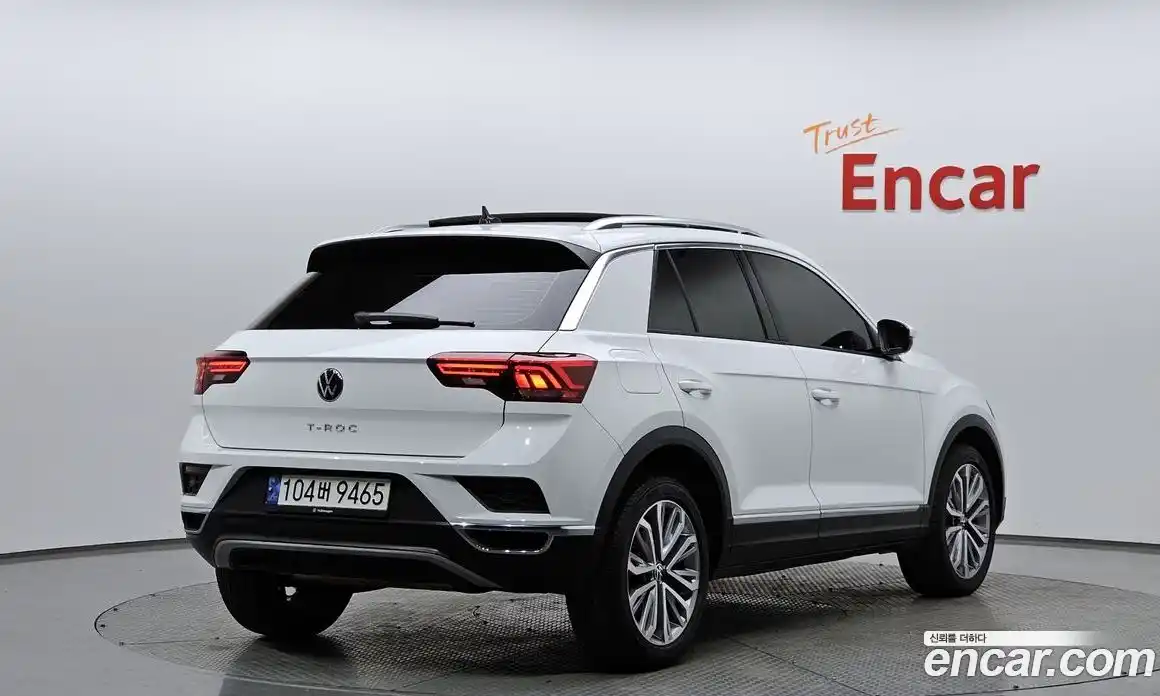 Volkswagen T-Roc 2021 2.0 Автомат в Москве № 276328, фото 5