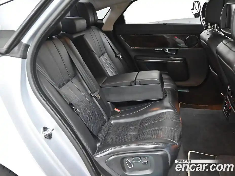 Jaguar XJ 2012 3.0 Автомат в Москве № 283809, фото 12
