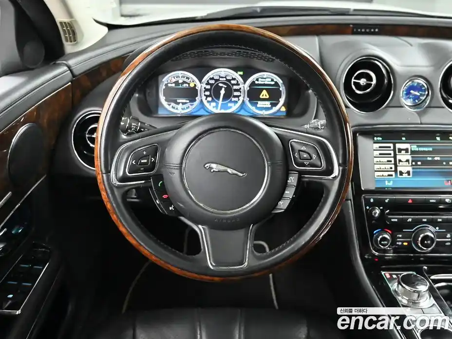 Jaguar XJ 2012 3.0 Автомат в Москве № 283809, фото 13