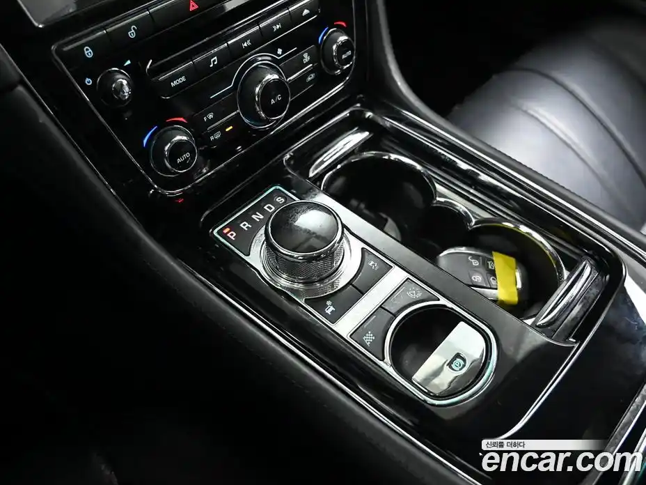 Jaguar XJ 2012 3.0 Автомат в Москве № 283809, фото 9