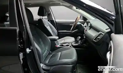 Kia Seltos 2023 1.6 Автомат в Москве № 286919, миниатюра 3