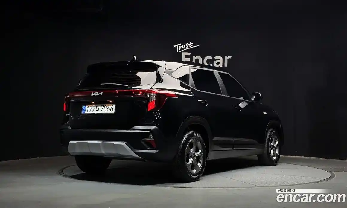 Kia Seltos 2023 1.6 Автомат в Москве № 286919, фото 9